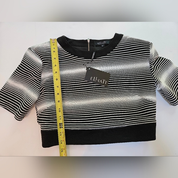Elliatt NWT M expression monochrome stripe crop top black/white Back Zip - Picture 8 of 9